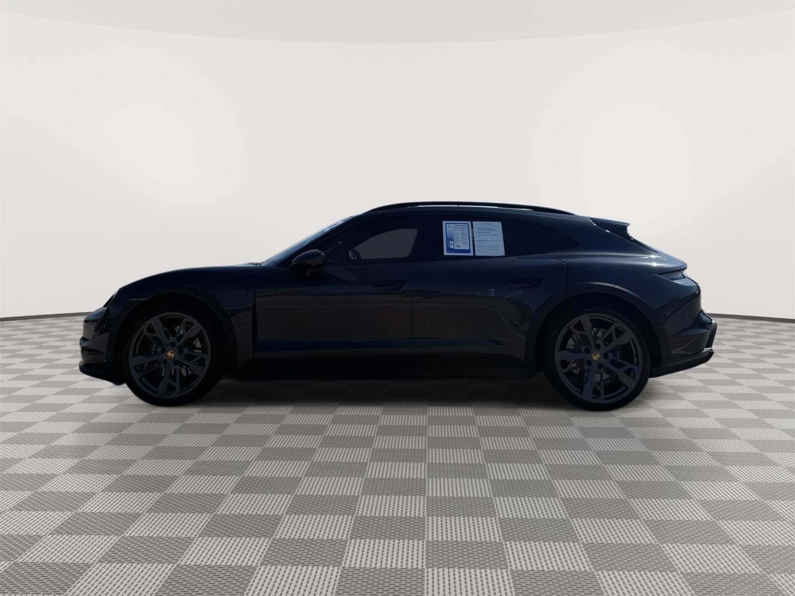 Used 2022 Porsche Taycan 4 Cross Turismo AWD/4WD image 3