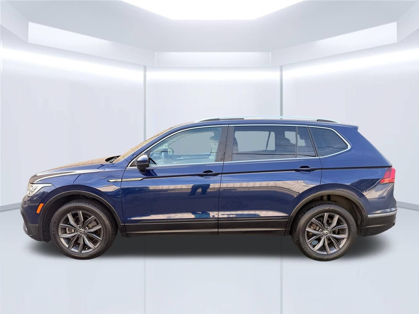 Used 2022 Volkswagen Tiguan SE AWD/4WD image 10