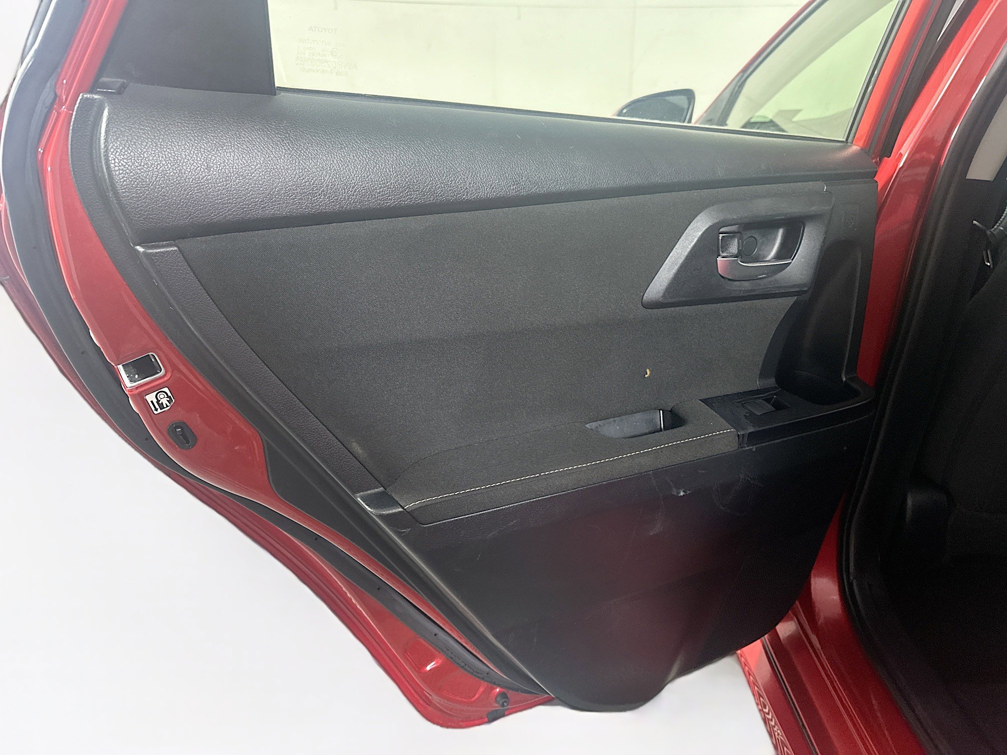 Used 2018 Toyota Corolla iM w/ Carpet Mat Package (TMS) FWD image 26