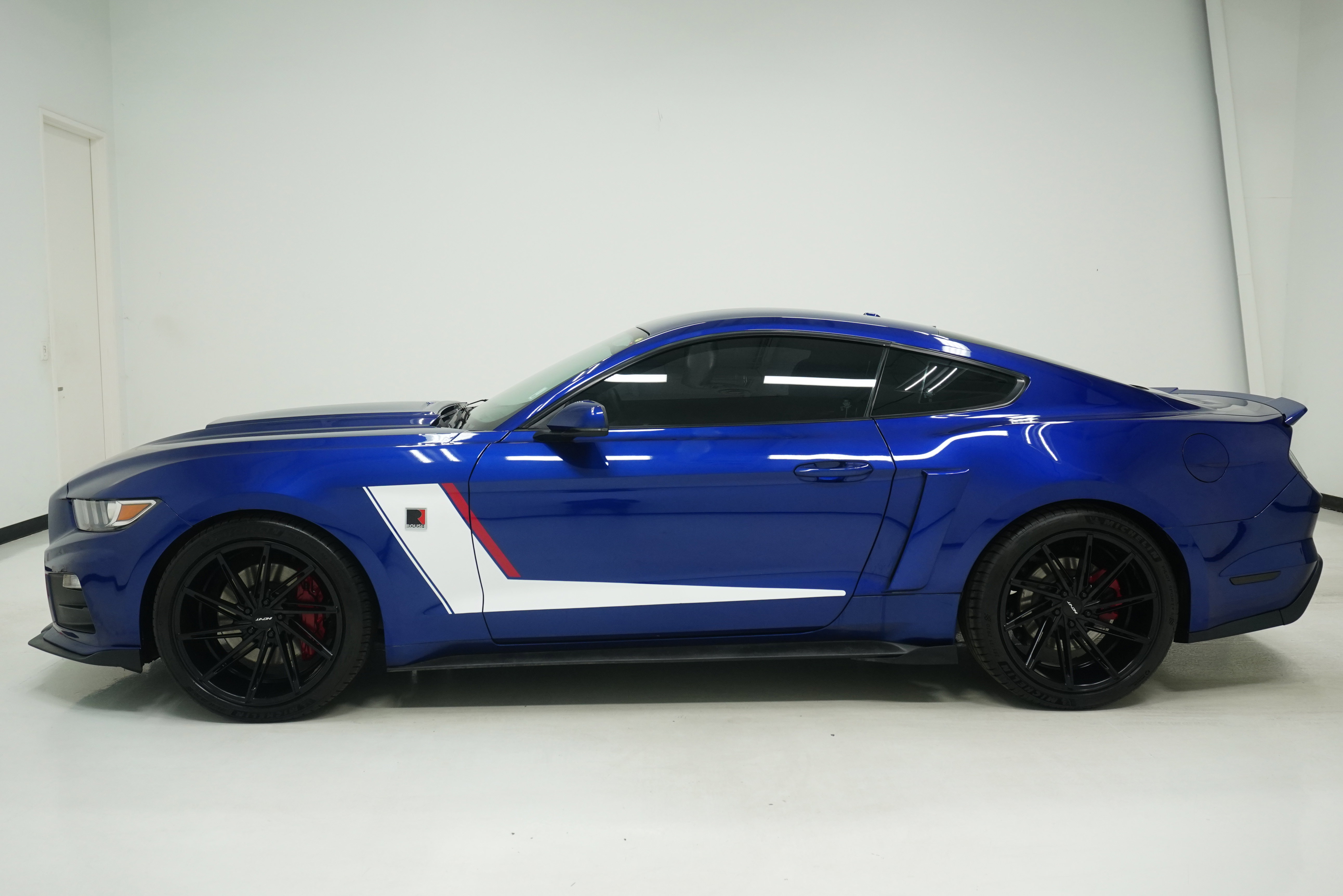 Used 2015 Ford Mustang Premium w/ Ecoboost Performance Package RWD image 7