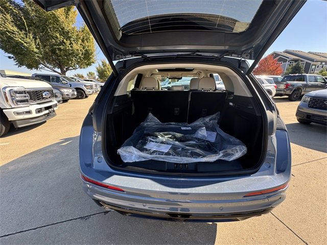 New 2026 Lincoln Corsair Premiere image 9