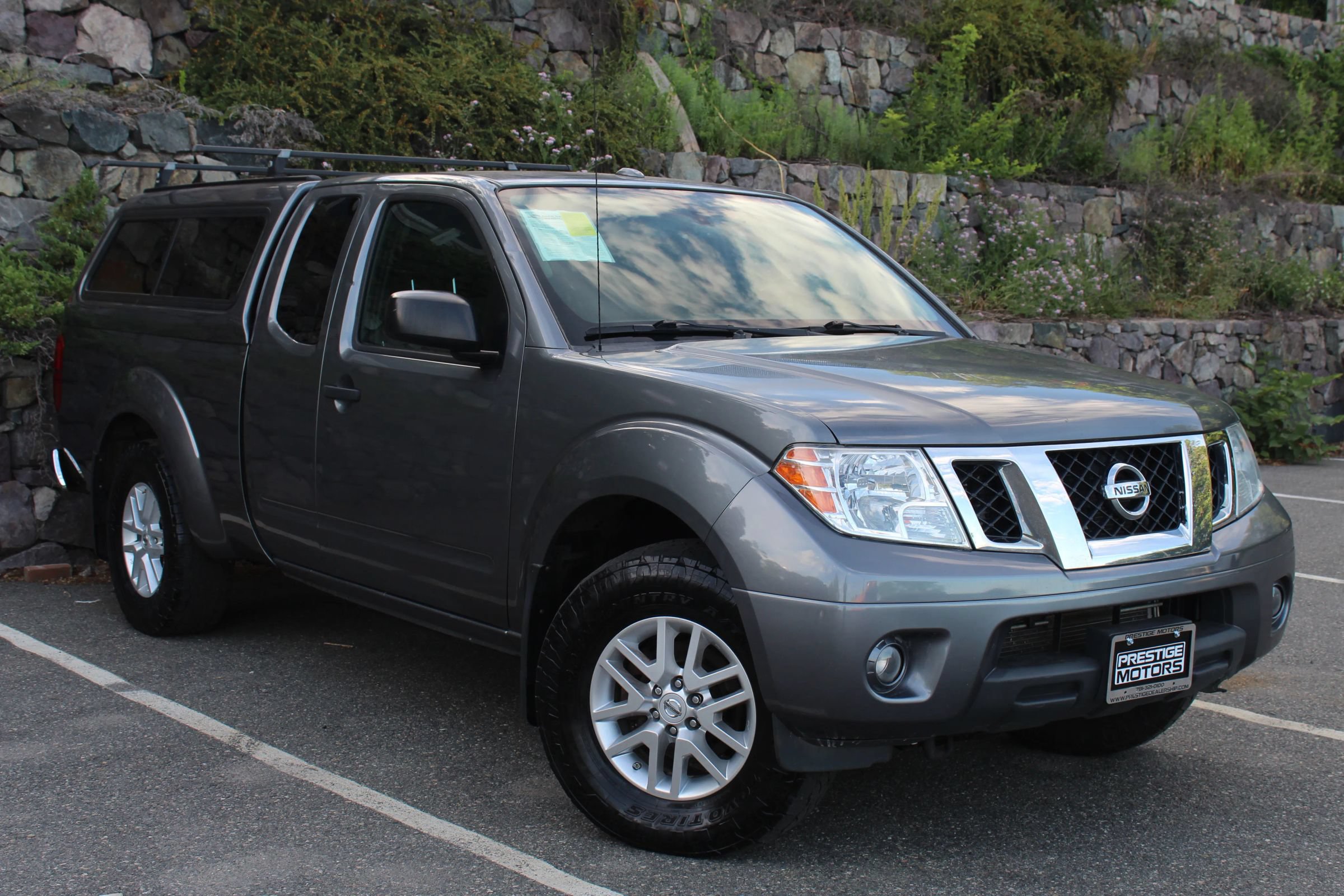 Used 2017 Nissan Frontier SV w/ SV Value Truck Package AWD/4WD image 4