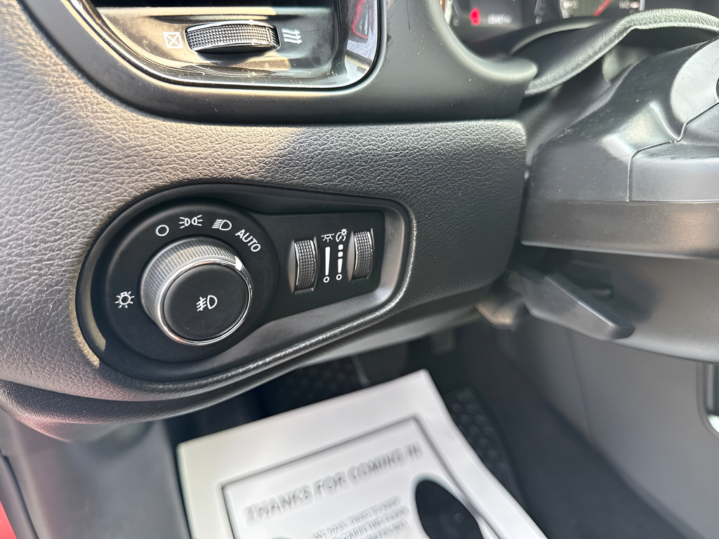 Used 2018 Jeep Renegade Altitude AWD/4WD image 14