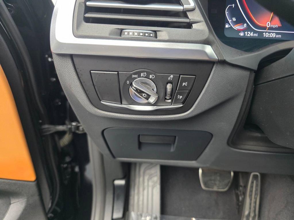 Used 2024 BMW X3 sDrive30i w/ M Sport Package RWD image 26