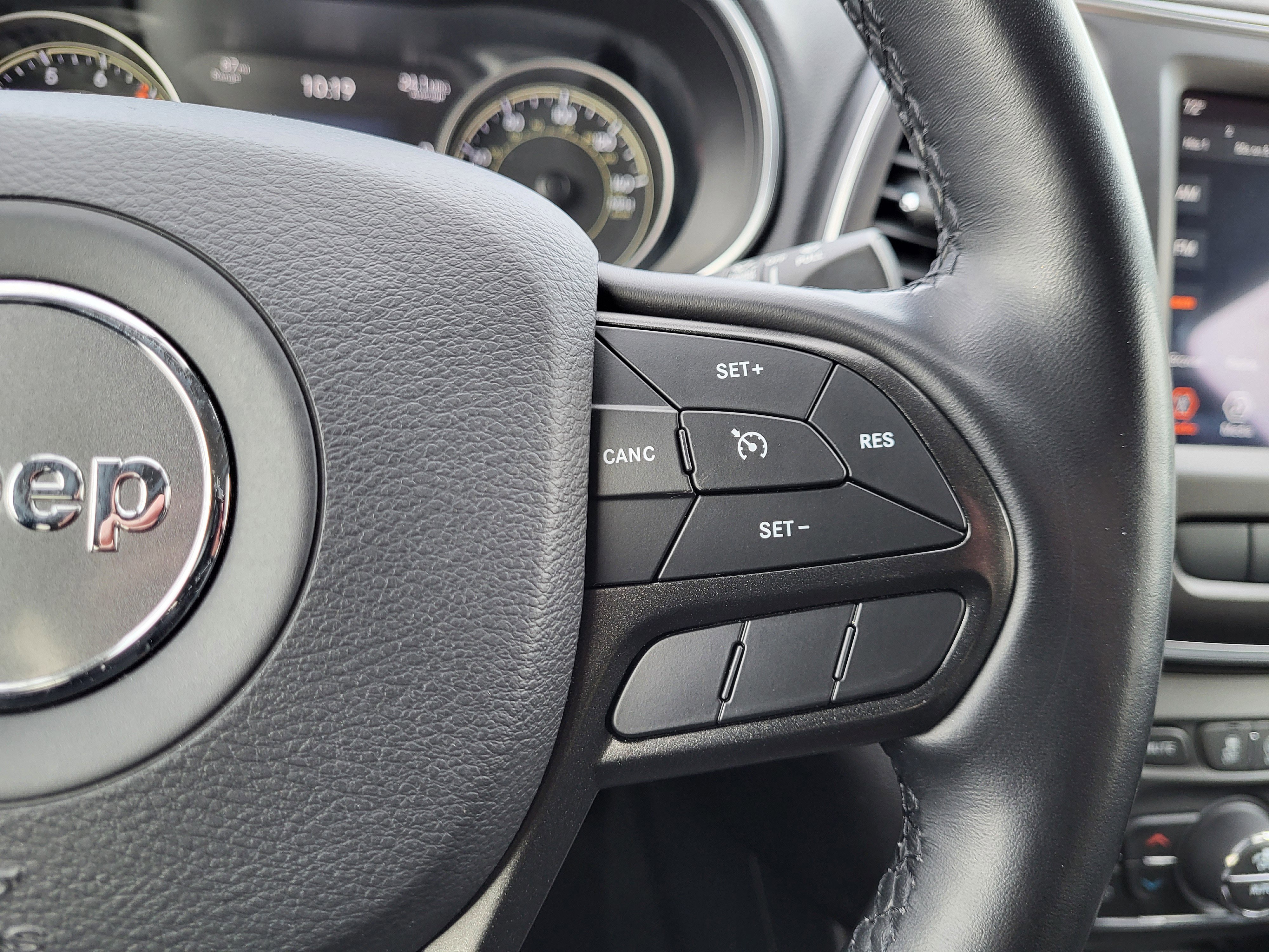 Used 2020 Jeep Cherokee Trailhawk w/ Cold Weather Group image 21