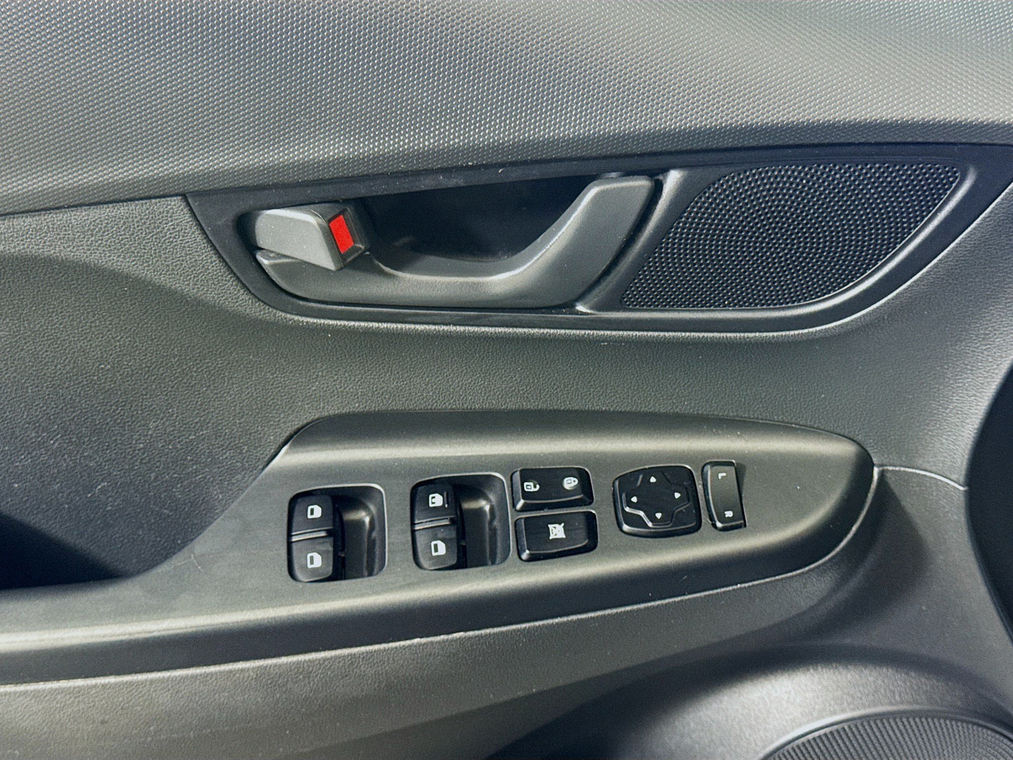Used 2022 Hyundai Kona SEL FWD image 24