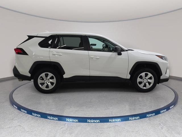 Used 2022 Toyota RAV4 LE AWD/4WD image 5
