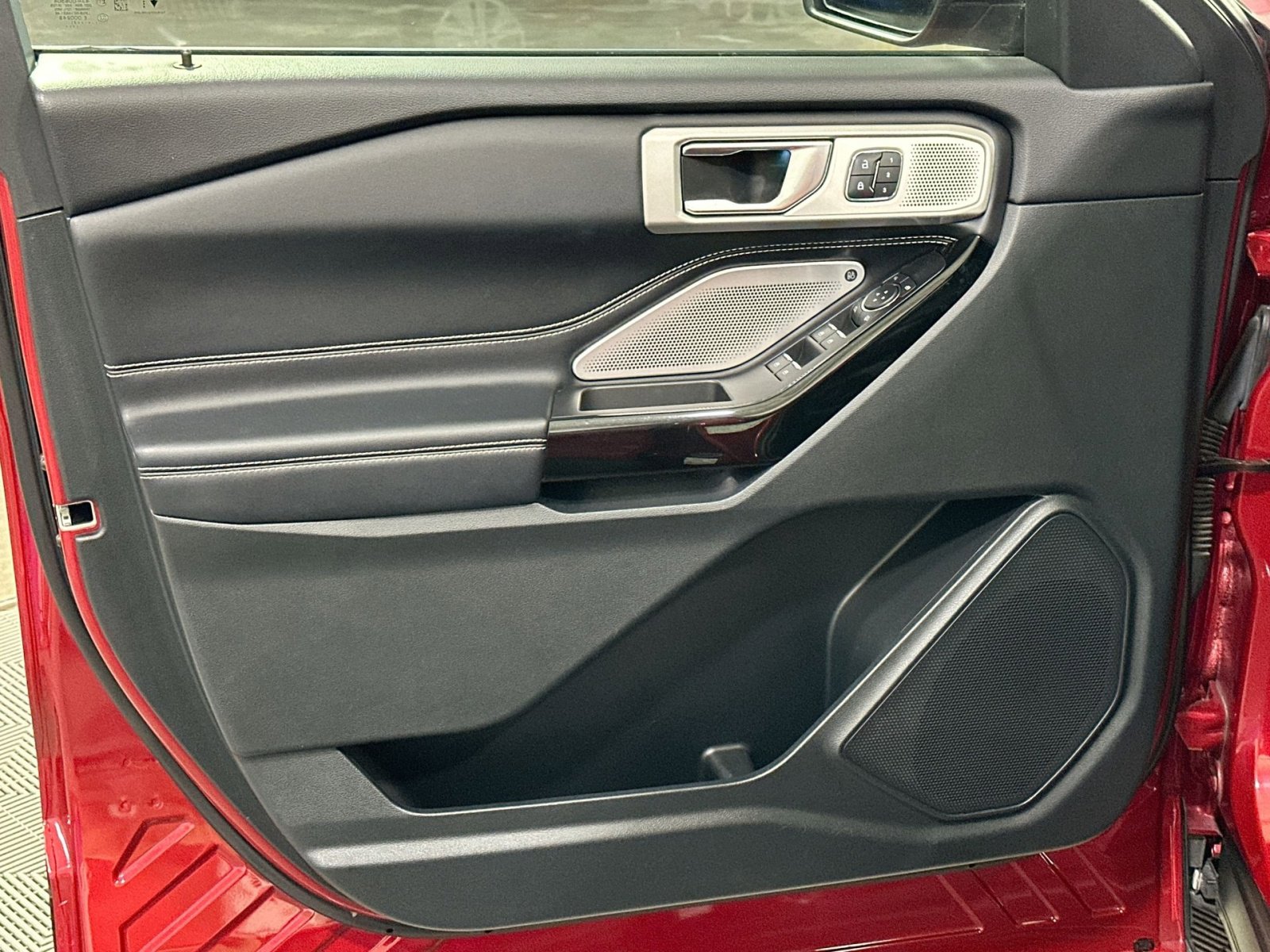 Used 2021 Ford Explorer ST w/ Equipment Group 401A image 15