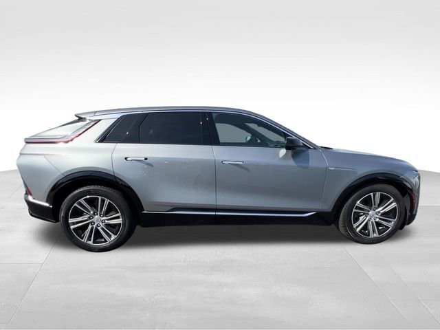 Used 2024 Cadillac Lyriq Luxury AWD/4WD image 7