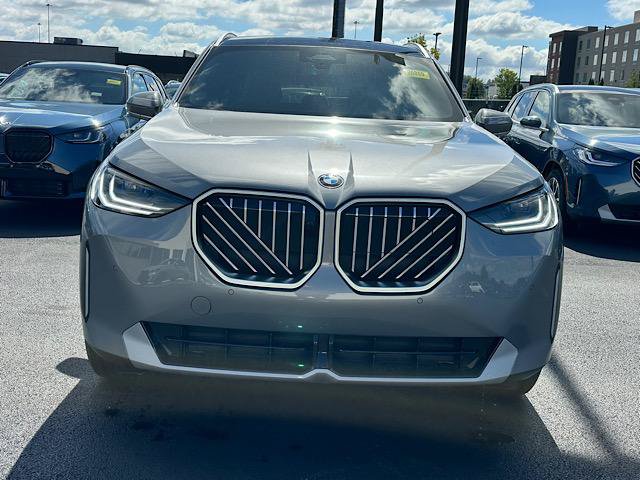 New 2026 BMW X3 xDrive30i w/ Premium Package AWD/4WD image 2