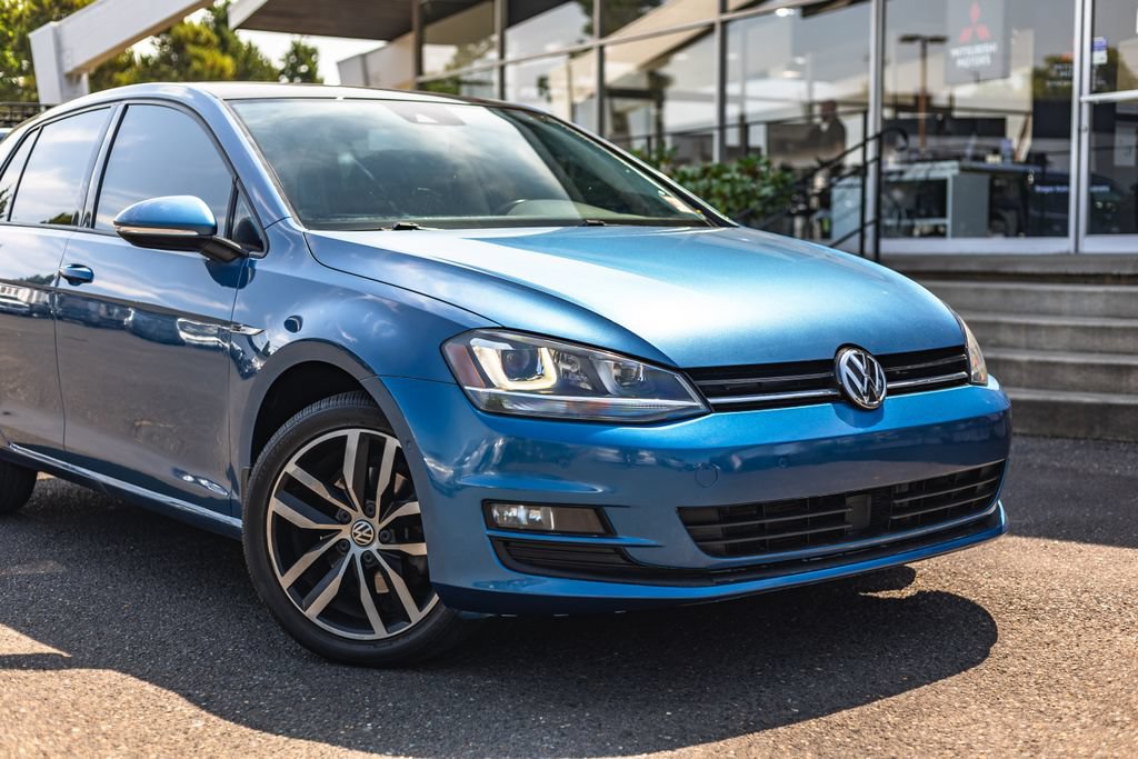 Used 2016 Volkswagen Golf SE w/ Lighting Package FWD image 3