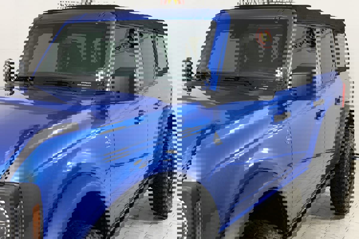 Used 2022 Ford Bronco Black Diamond image 44