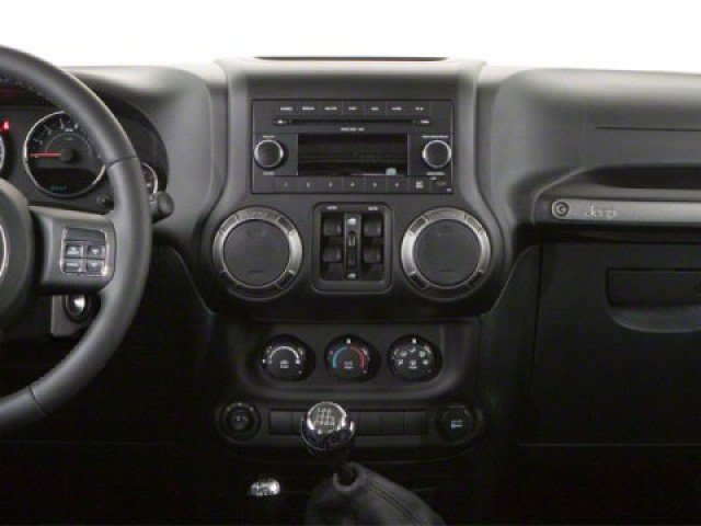 Used 2010 Jeep Wrangler Unlimited Rubicon AWD/4WD image 23