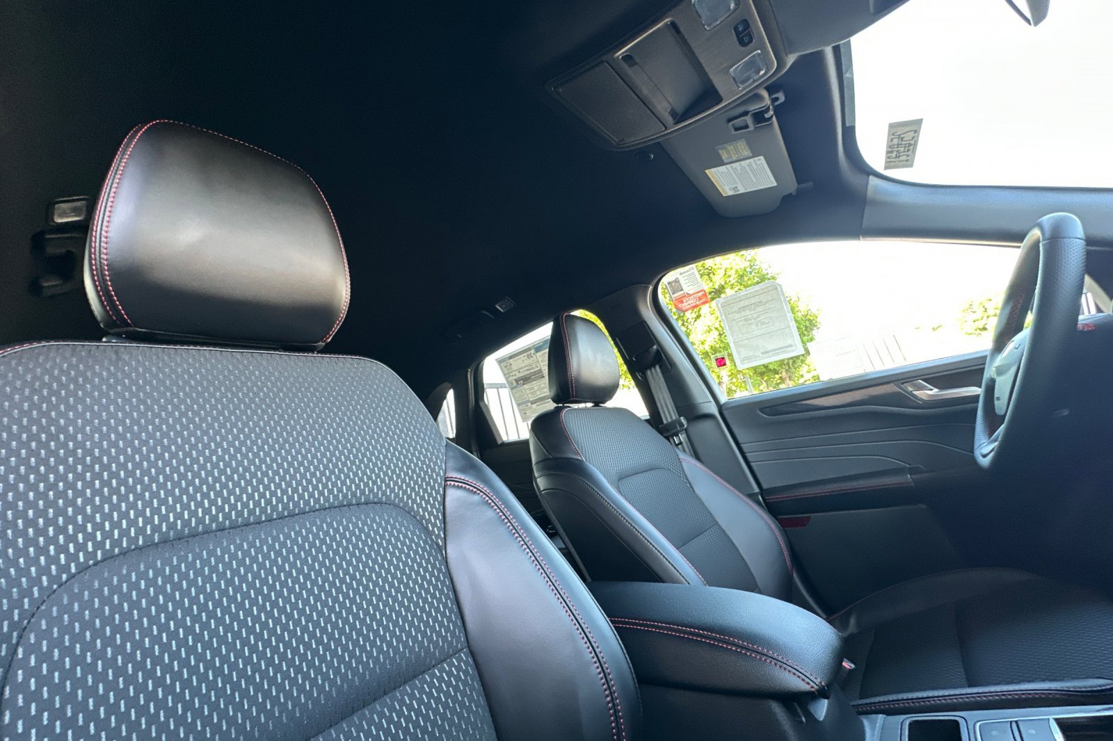 New 2025 Ford Escape ST-Line w/ Equipment Group 301A image 17