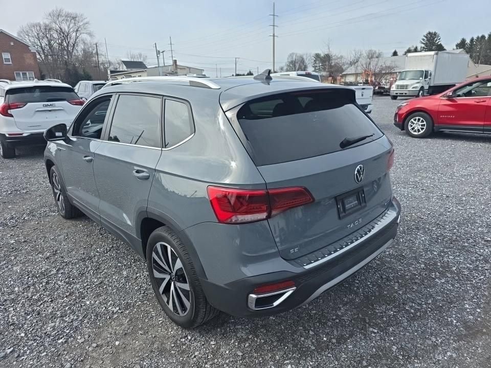 Used 2023 Volkswagen Taos SE w/ Panoramic Sunroof Package image 2