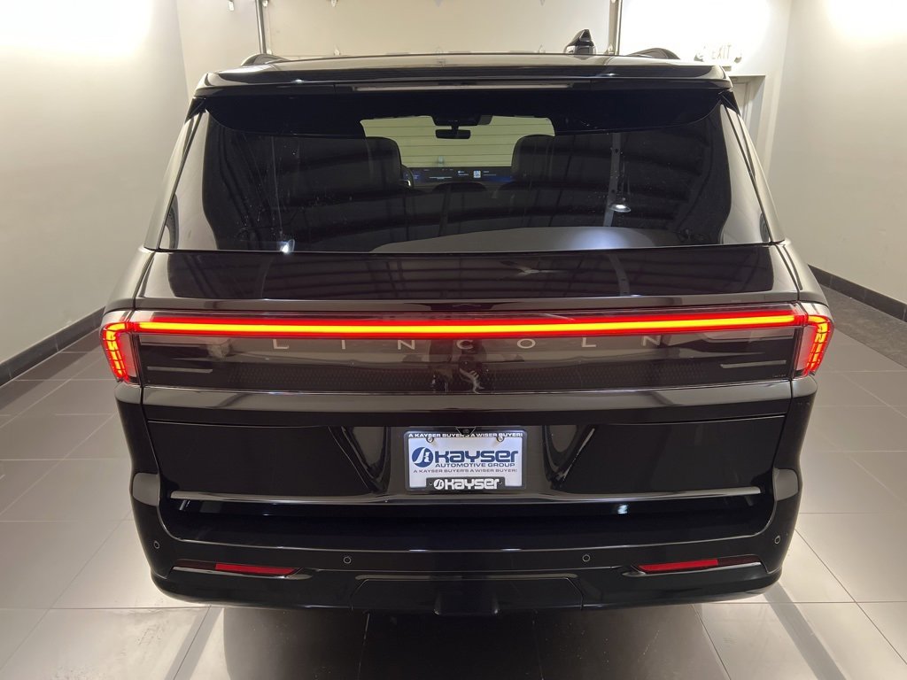 New 2025 Lincoln Navigator Reserve image 5
