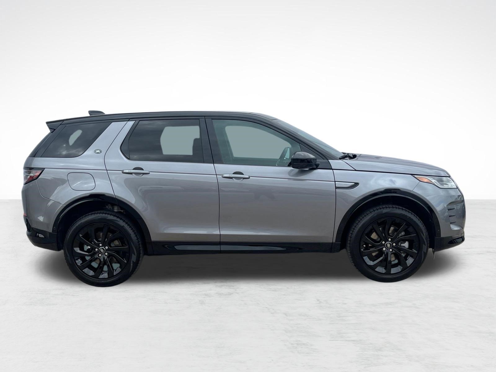 Used 2025 Land Rover Discovery Sport Dynamic SE AWD/4WD image 8
