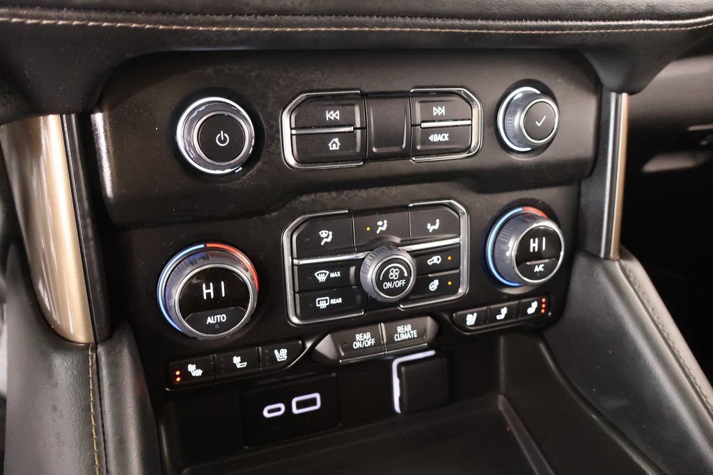 Used 2024 Chevrolet Suburban High Country w/ Advanced Technology Package AWD/4WD image 7