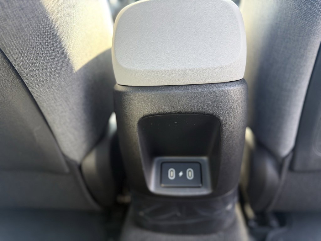 New 2025 Hyundai Elantra Limited image 13