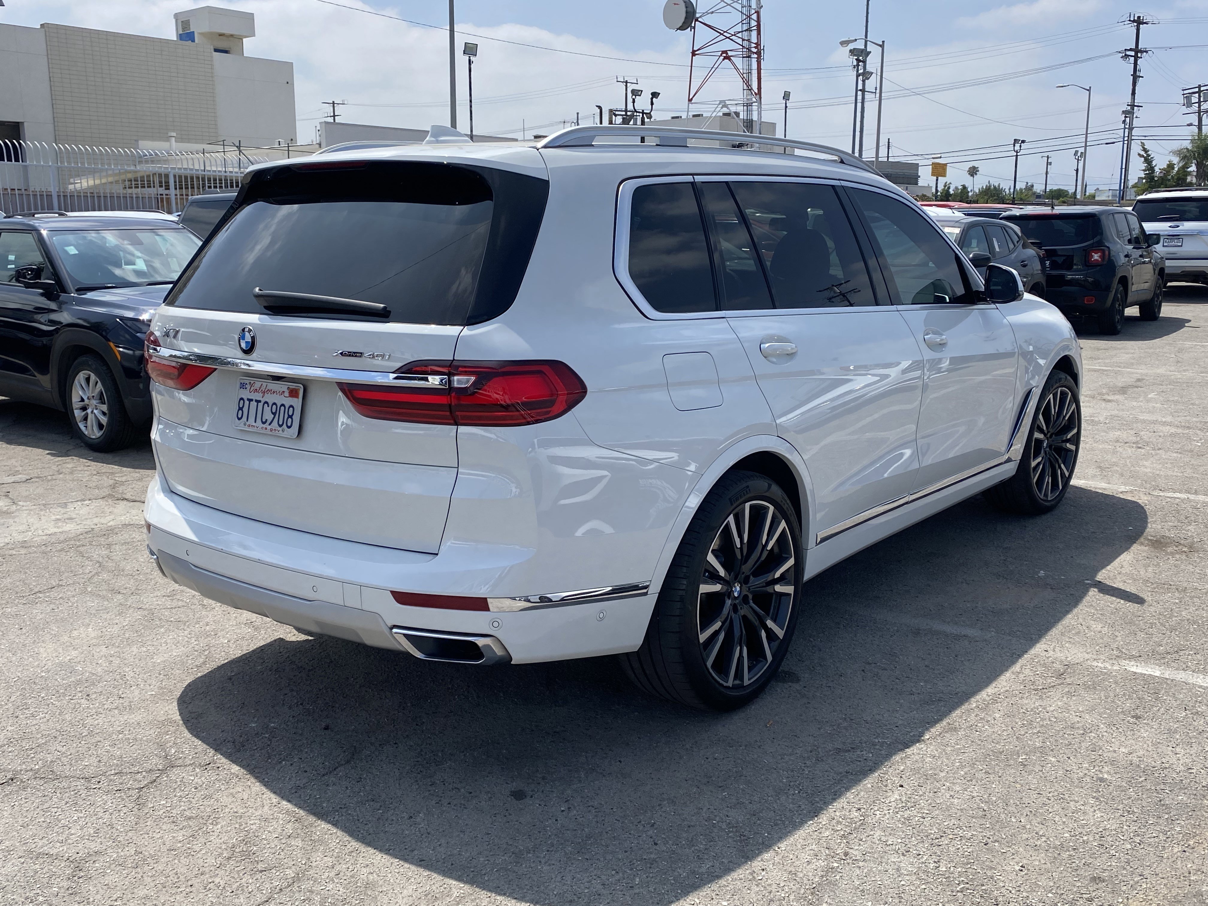 Used 2021 BMW X7 xDrive40i w/ Cold Weather Package AWD/4WD image 8