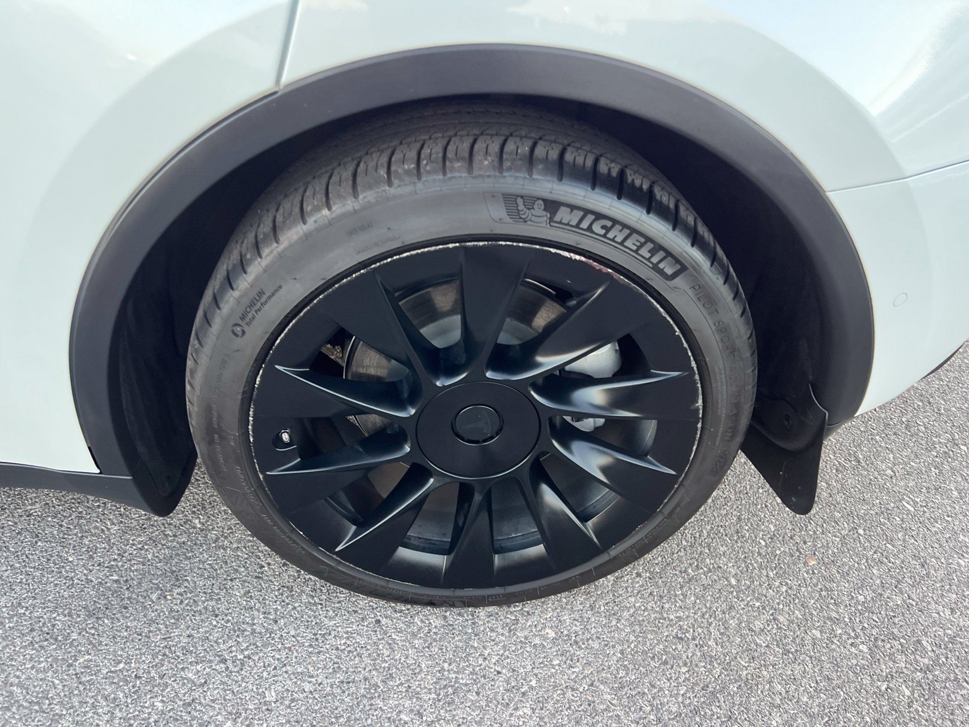 Used 2021 Tesla Model Y Long Range AWD/4WD image 11