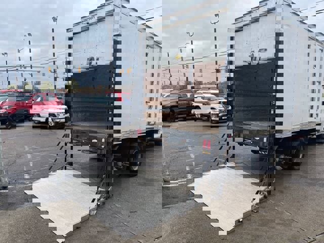 Used 2018 Chevrolet Express 4500 Extended w/ Driver Convenience Package RWD image 23