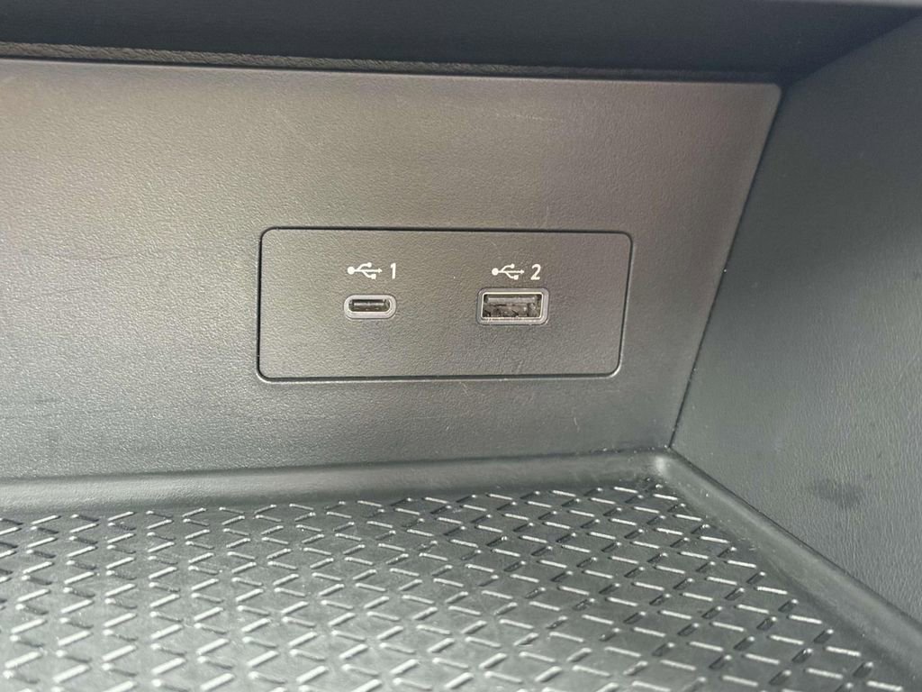 Used 2025 Nissan Pathfinder SV image 27