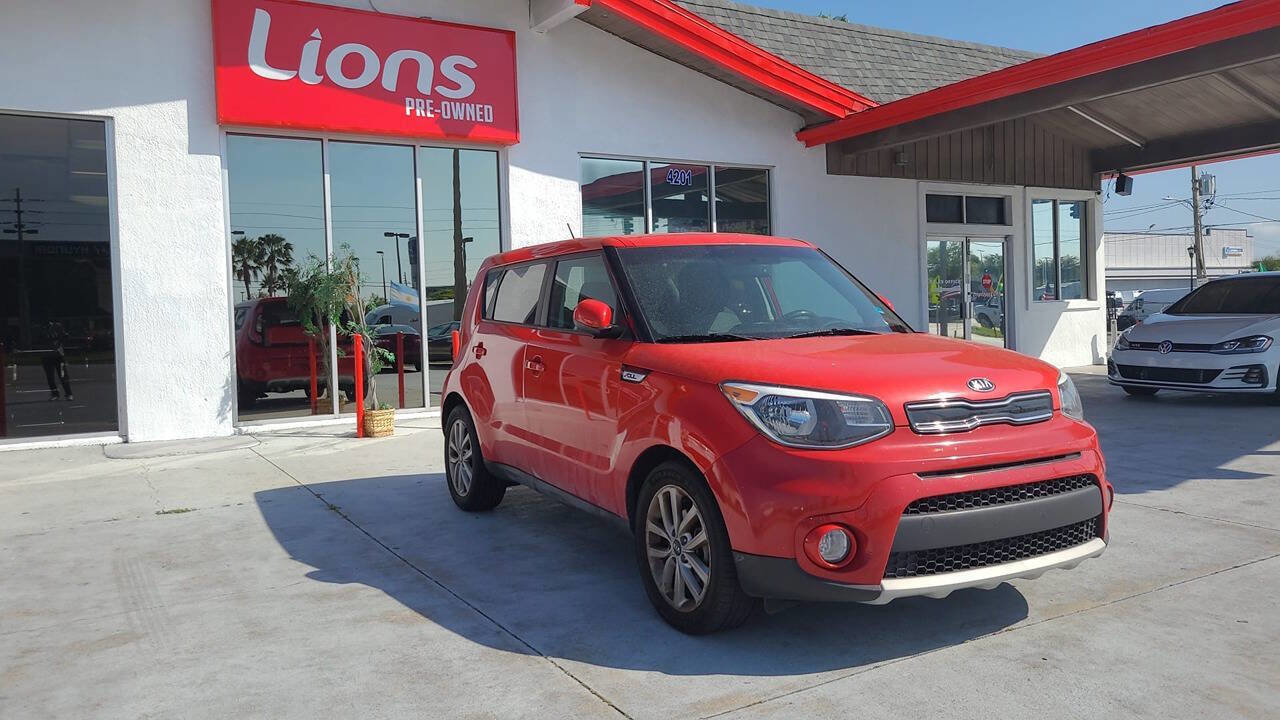 Used 2019 Kia Soul + image 5