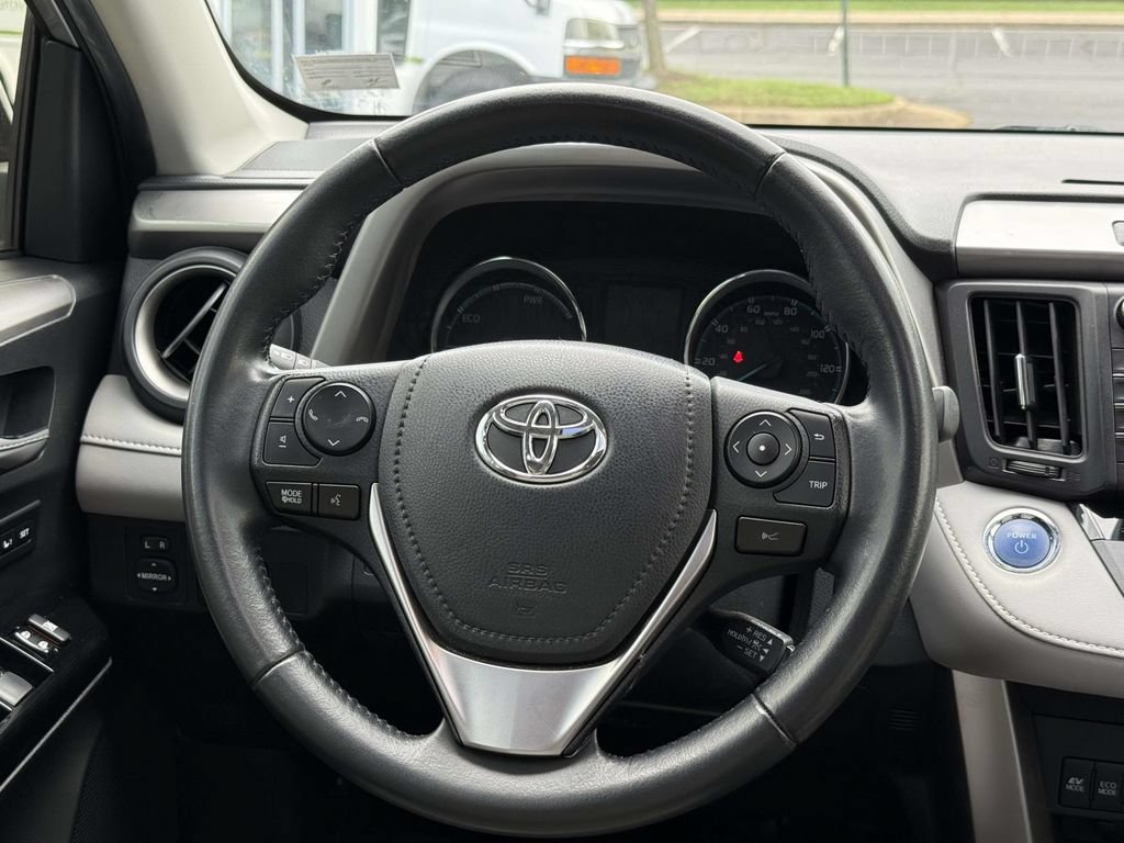 Used 2017 Toyota RAV4 Limited AWD/4WD image 9