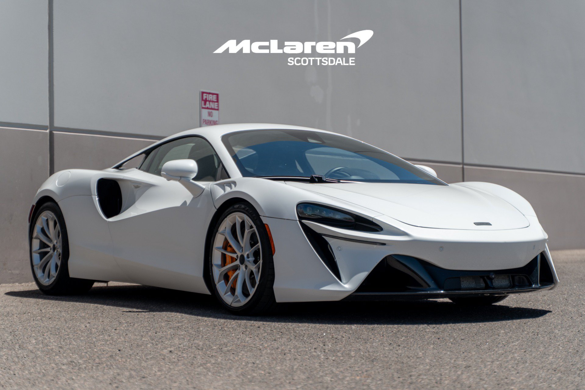 Used 2026 McLaren Artura RWD image 10