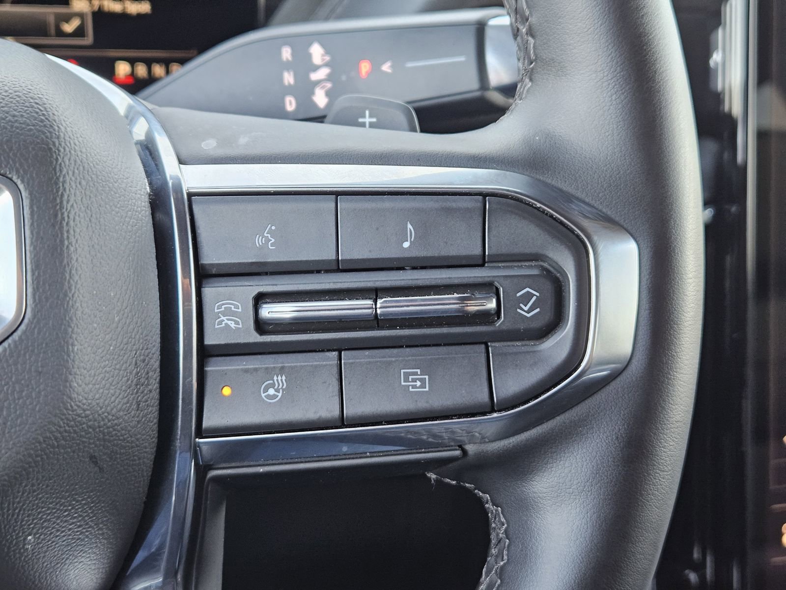 Used 2025 GMC Yukon XL Denali image 28