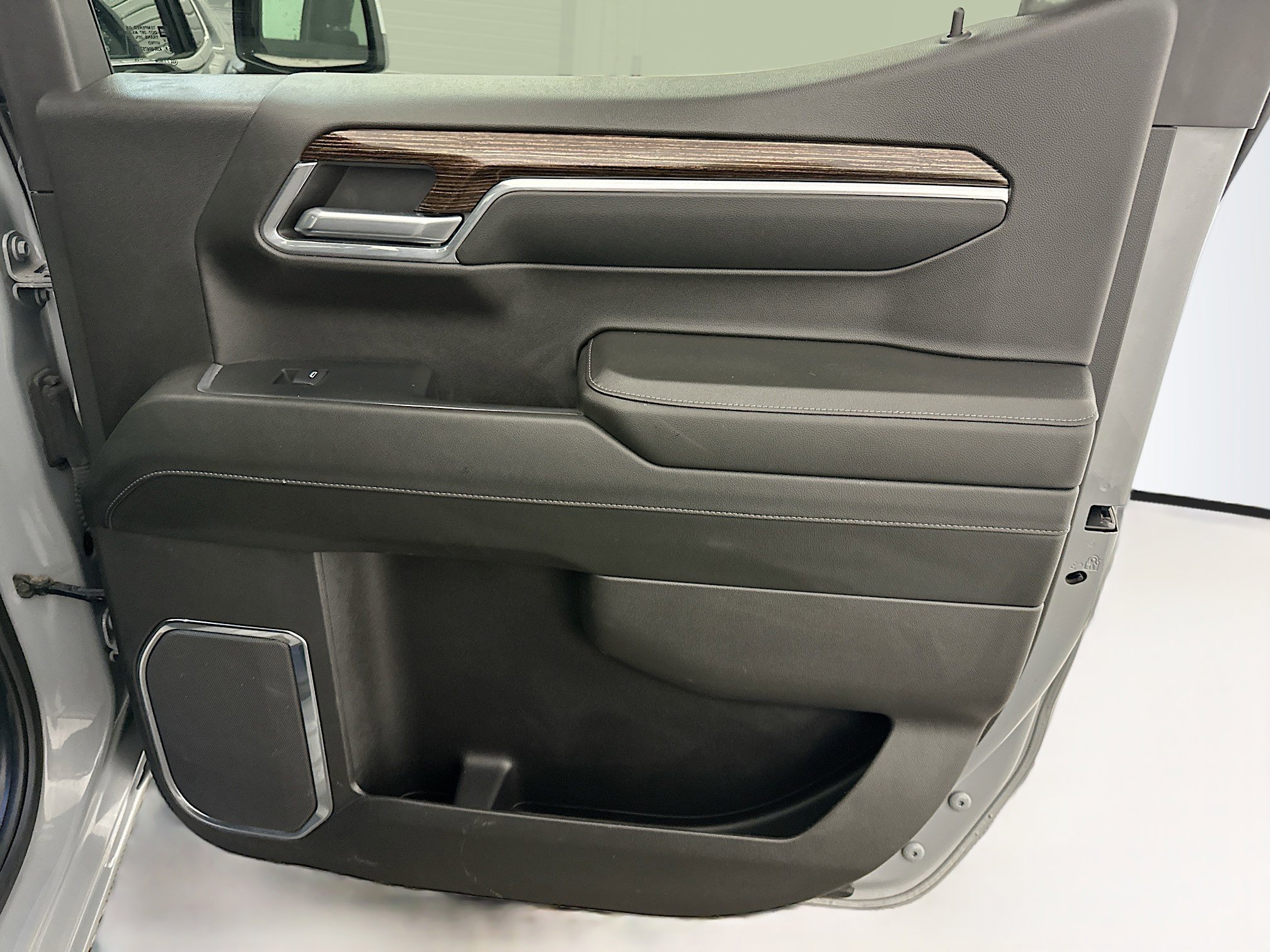 Used 2024 GMC Sierra 1500 SLE image 31