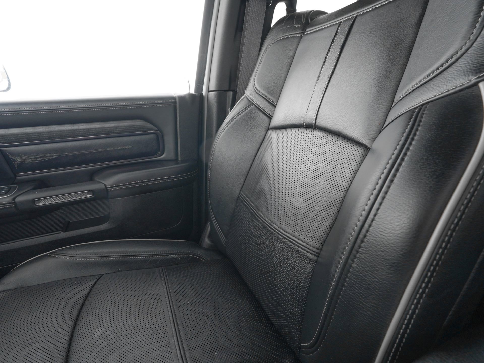 Used 2022 RAM 2500 Limited AWD/4WD image 26