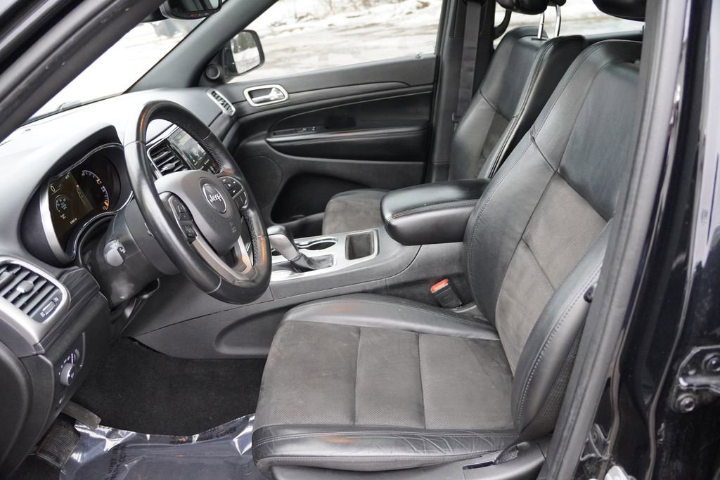 Certified 2022 Jeep Grand Cherokee Laredo X image 16