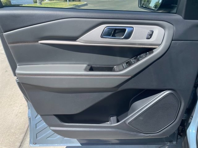 New 2026 Ford Explorer Active RWD image 18