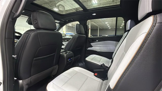 Used 2025 Chevrolet Traverse High Country image 14