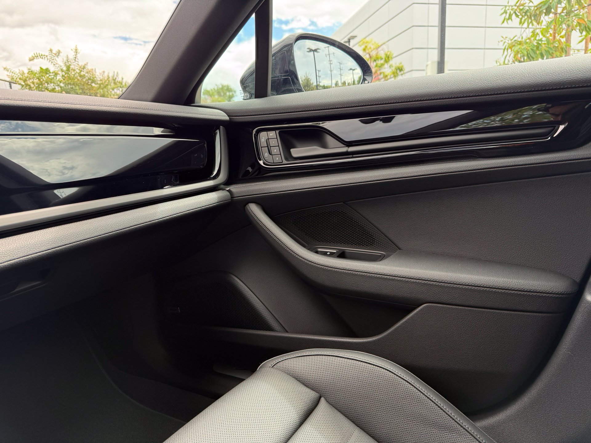 New 2026 Porsche Panamera 4 AWD/4WD image 23