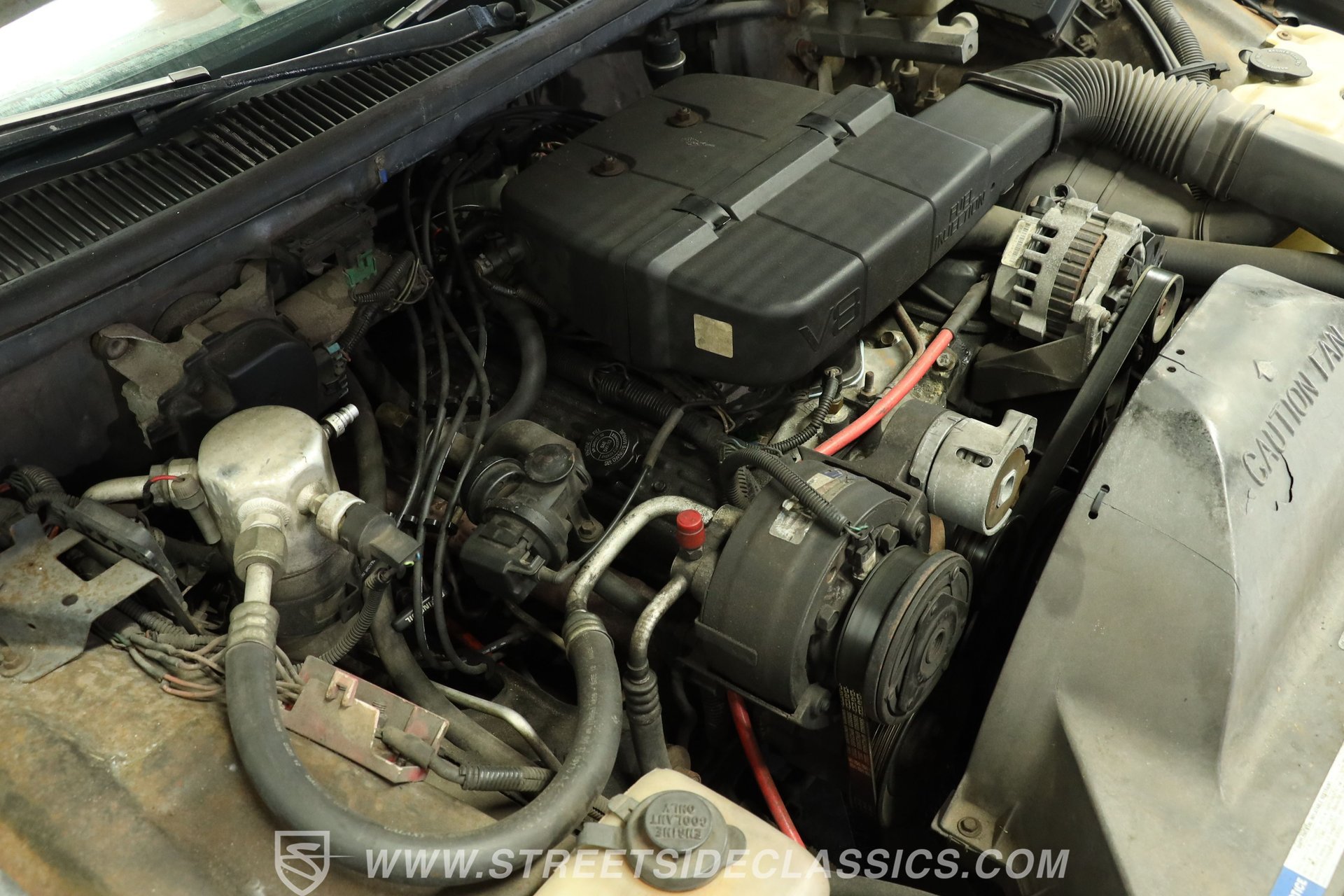 Used 1992 Oldsmobile Custom Cruiser RWD image 32