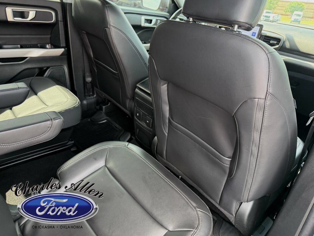 Used 2024 Ford Explorer XLT w/ Equipment Group 202A RWD image 16