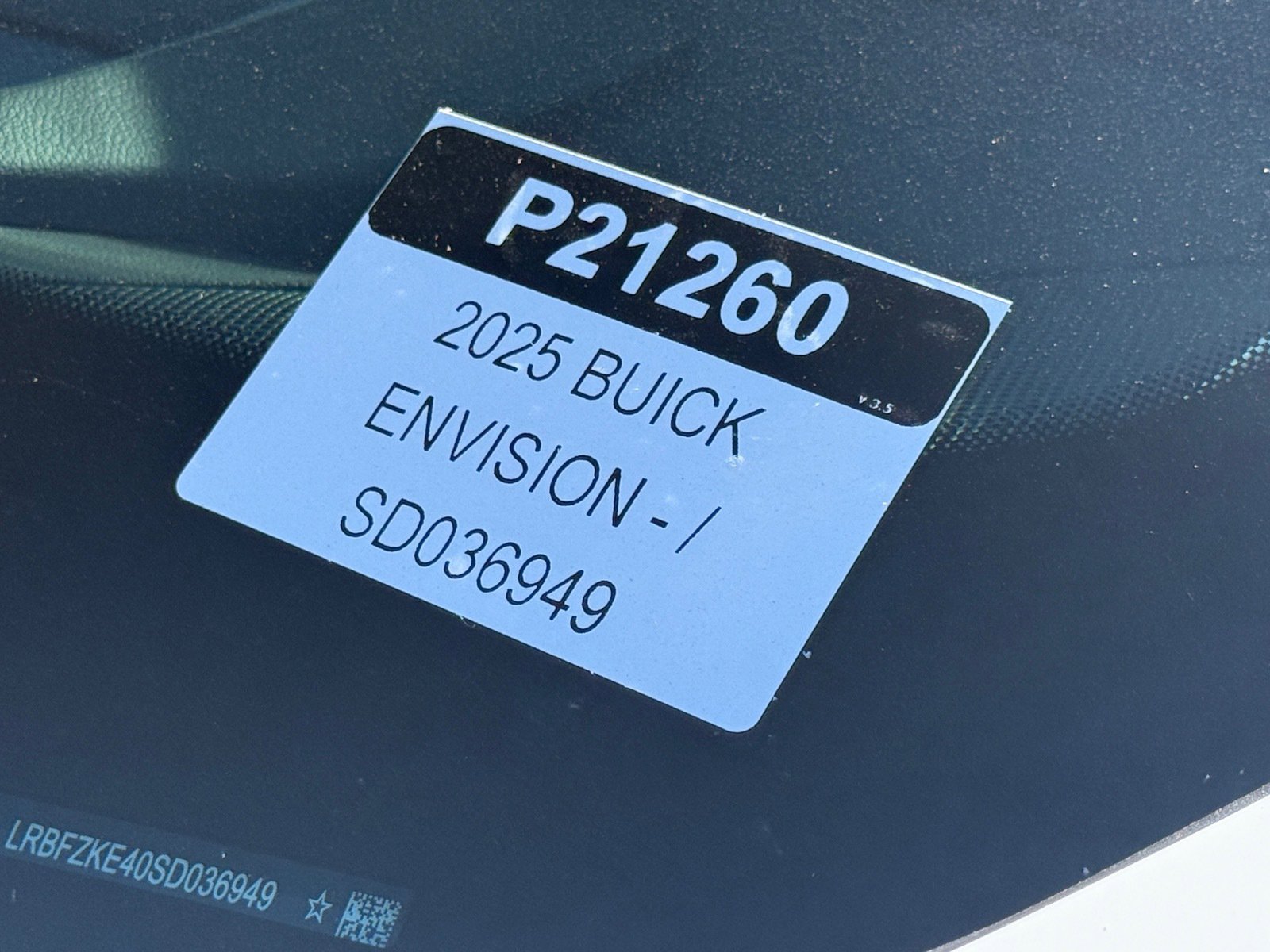 Used 2025 Buick Envision Preferred image 32