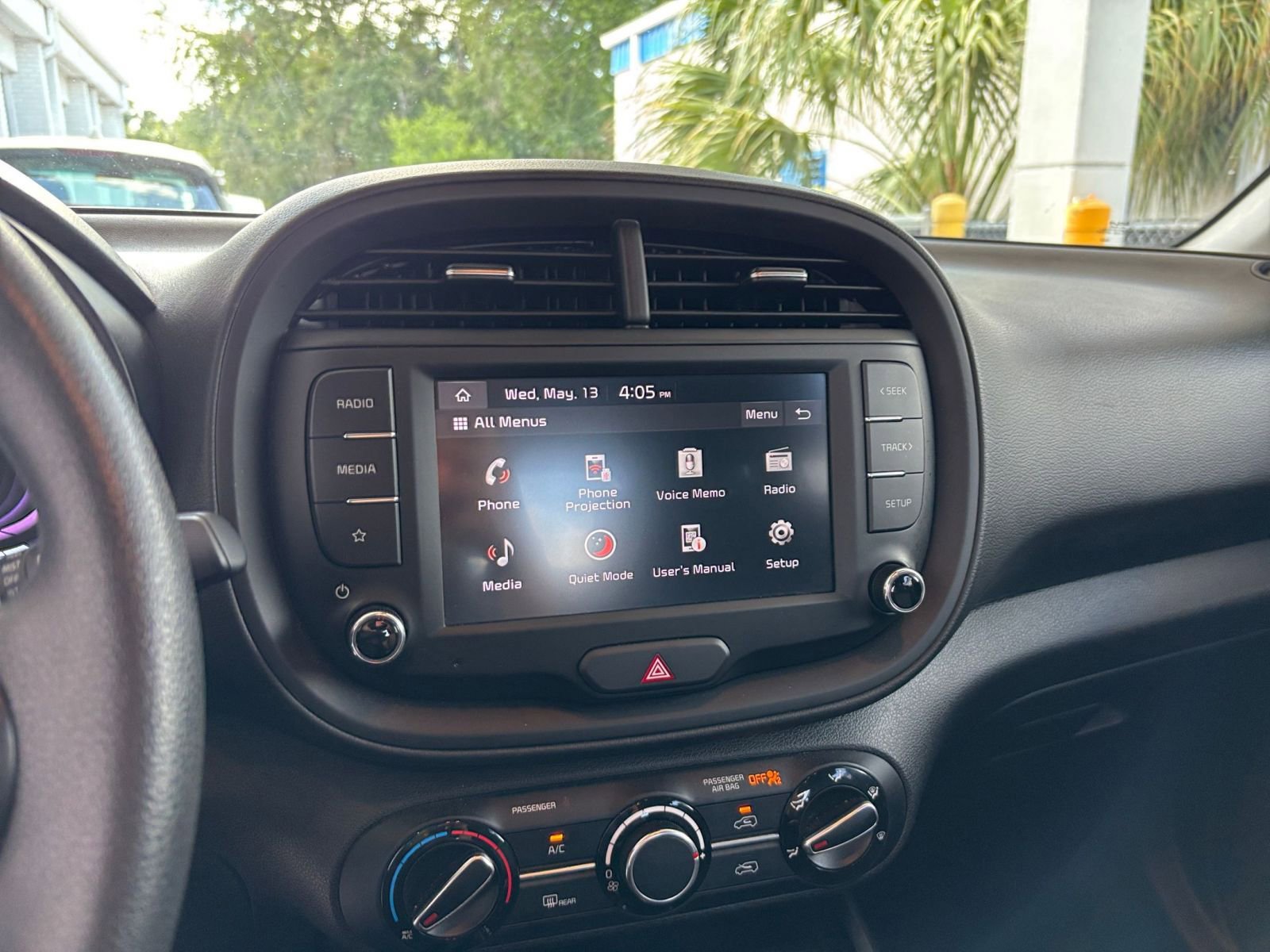 Used 2025 Kia Soul LX w/ LX Technology Package FWD image 20