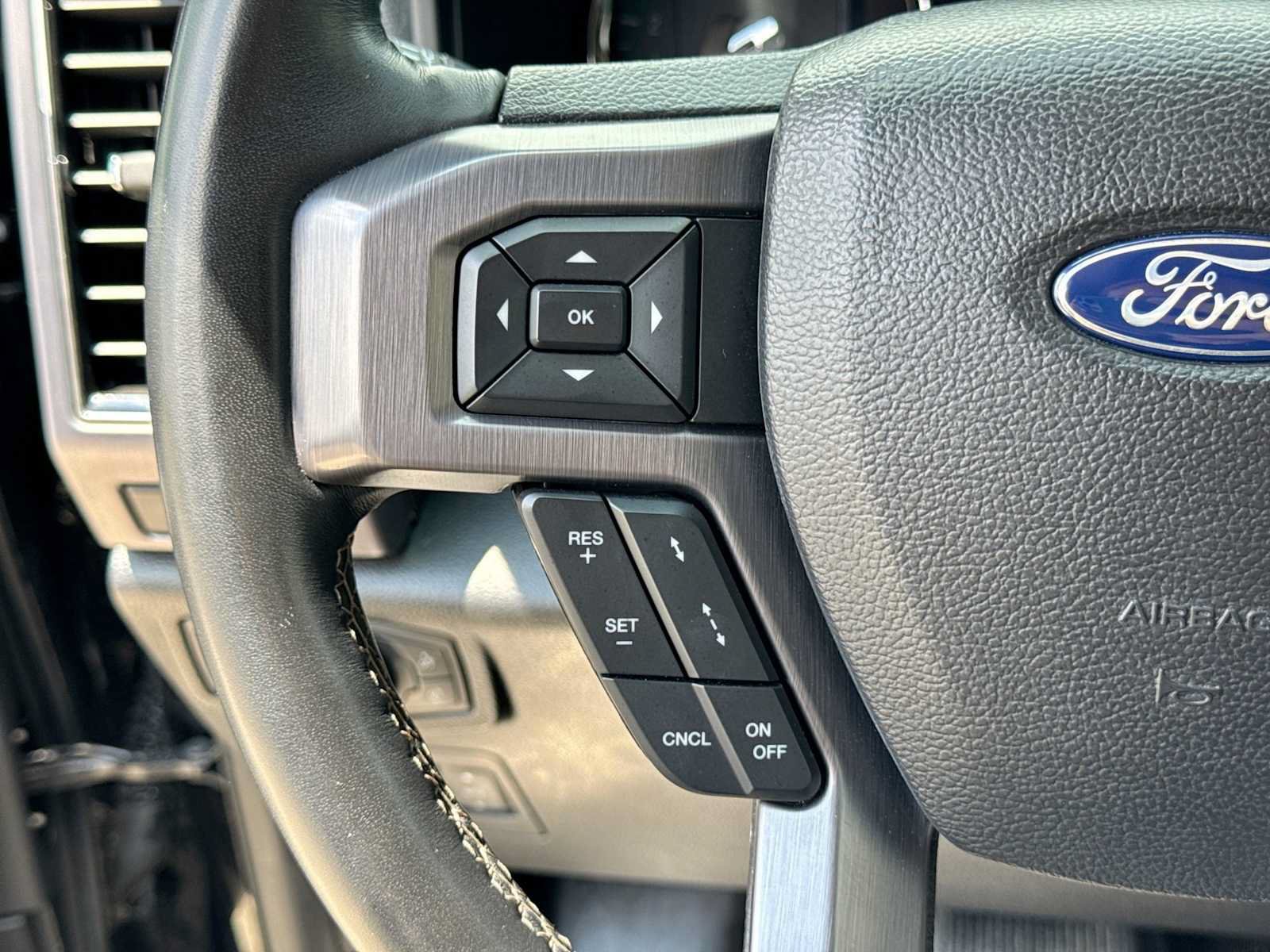 Used 2019 Ford Expedition Platinum AWD/4WD image 25