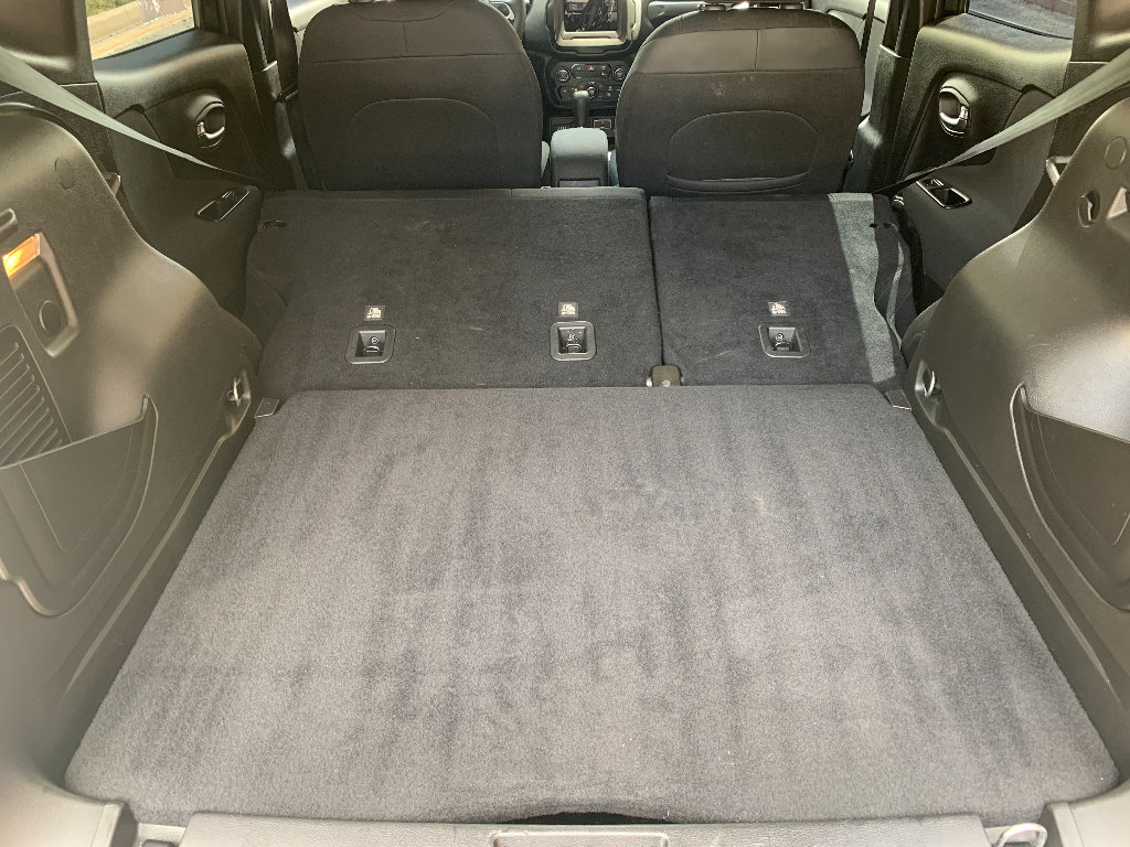 Used 2021 Jeep Renegade Latitude AWD/4WD image 28