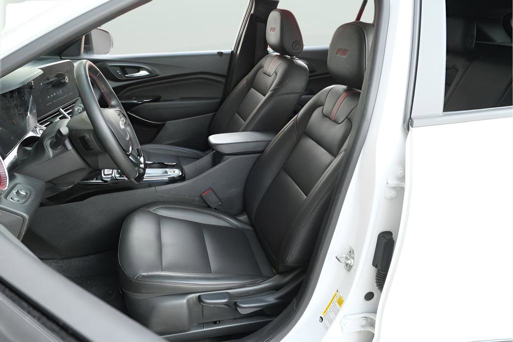 Used 2025 Chevrolet Trax RS w/ Sunroof Package image 23