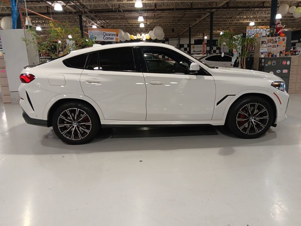 Used 2023 BMW X6 xDrive40i w/ M Sport Package AWD/4WD image 5
