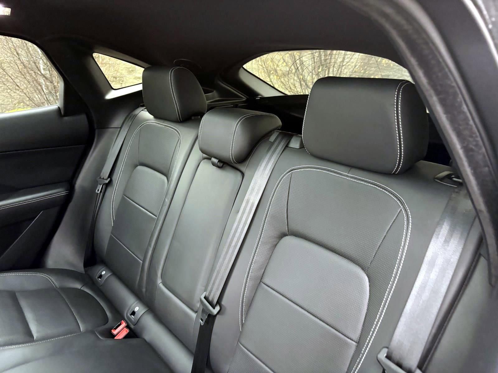 Used 2019 Jaguar E-PACE R-Dynamic HSE image 22