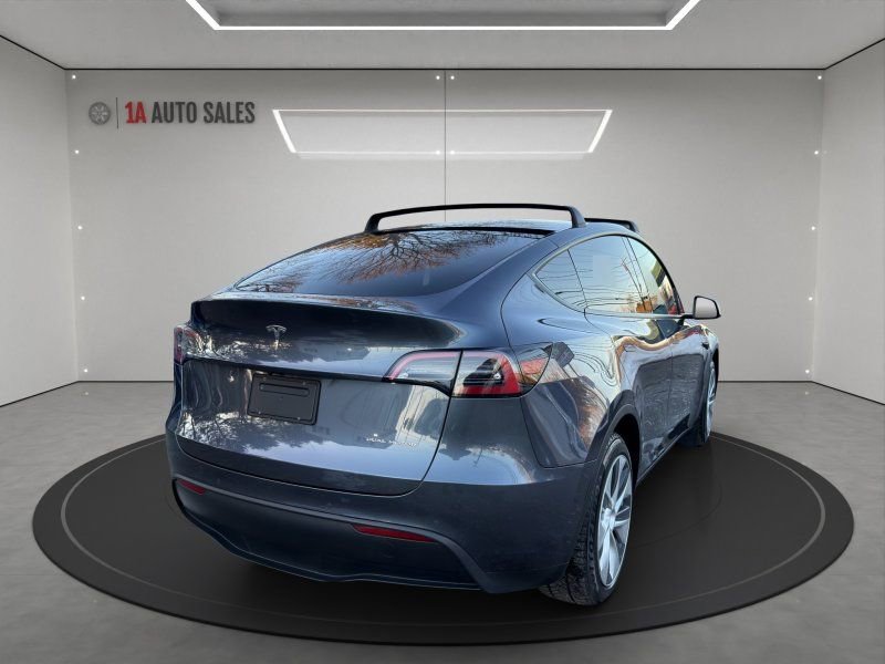 Used 2021 Tesla Model Y Long Range image 5
