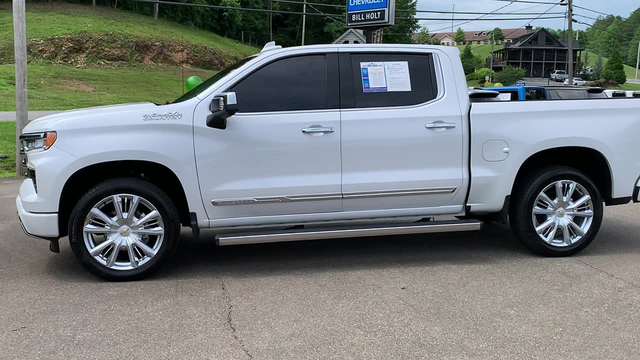 Used 2025 Chevrolet Silverado 1500 High Country AWD/4WD image 5