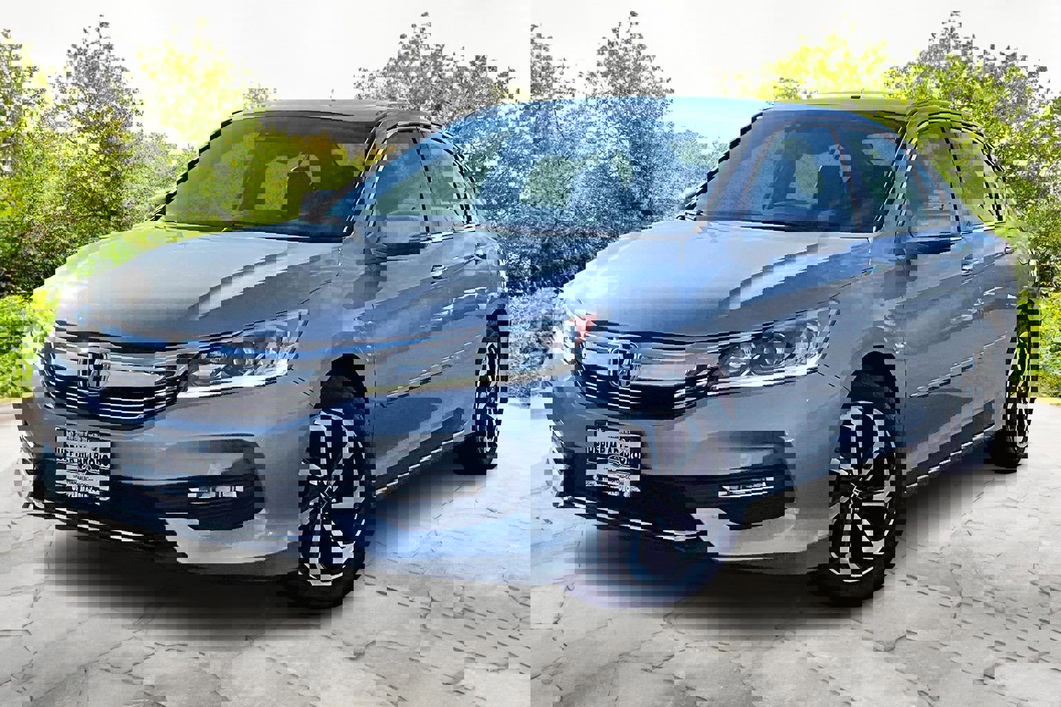 Used 2017 Honda Accord EX-L image 12