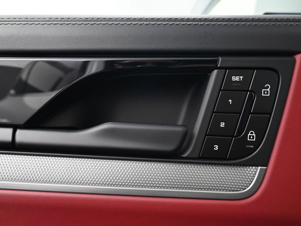 New 2026 Porsche Cayenne S image 18
